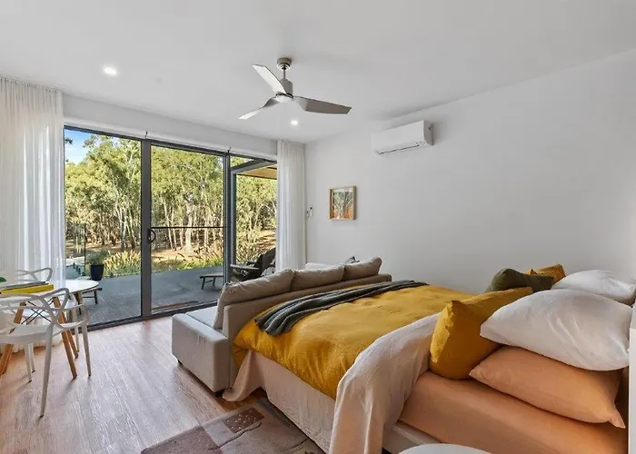 Tocumwal Chocolate School Bed & Breakfast