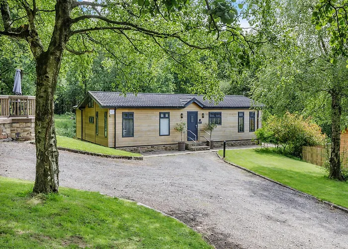 Charlesworth Lodges Glossop