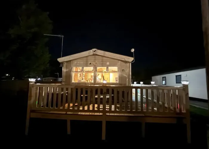 8 Bed Sun Decked Caravan Unlimited High Speed Wifi And Fun At Seawick Holiday Park Clacton-on-Sea