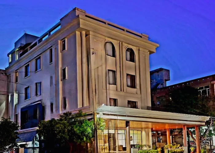 Hotel The Marque Mathura