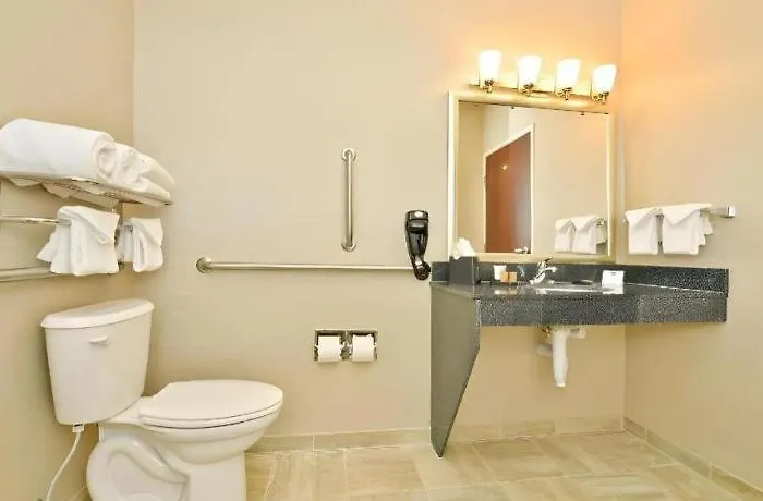 Green Mill Village Hotel & Suites, BW Signature Collection Arcola