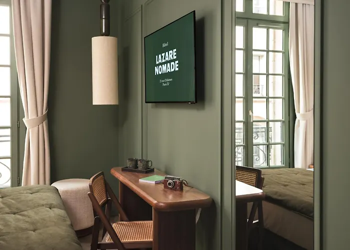 Villathena Paris