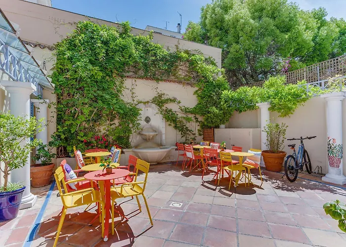 Hotel De La Fontaine Niza