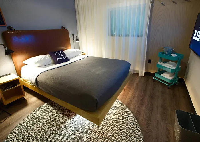 Hotel Moxy New Orleans Downtown/French Quarter Area