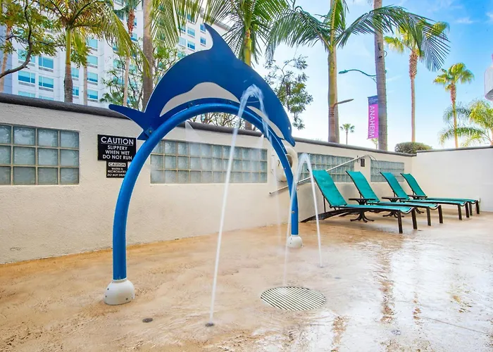 Peacock Suites Anaheim