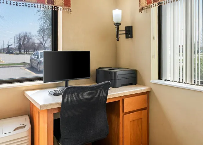 Days Inn By Wyndham Columbia Mall Grand Forks
