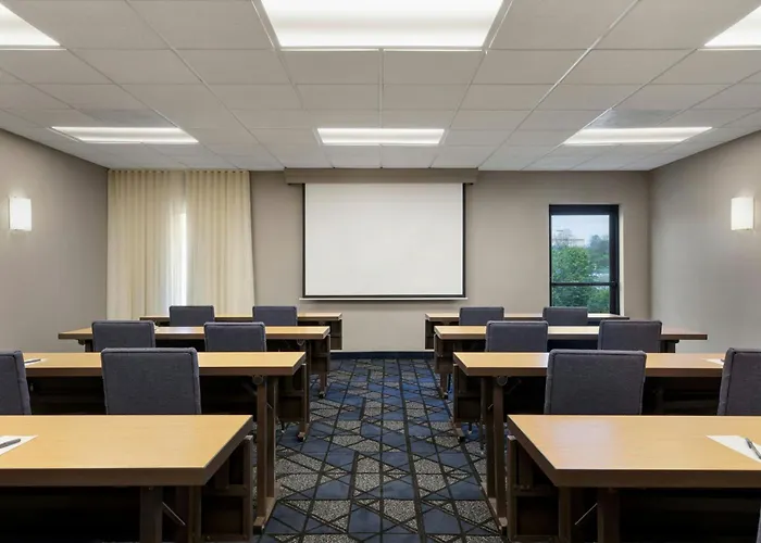 Courtyard By Marriott Pittsburgh Airport Hotel Coraopolis