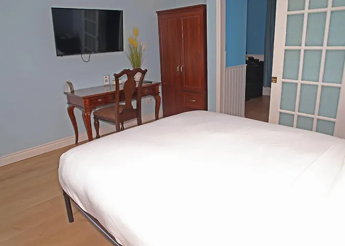 Hotel Brossard, An Ascend Collection Hotel