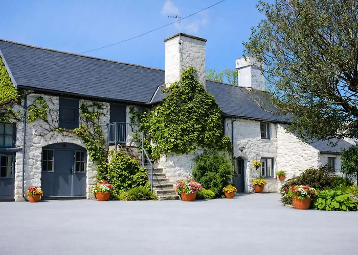 Dolgun Uchaf Historic B&B And Cottages With Boutique Bedrooms In The Heart Of Snowdonia Dolgellau