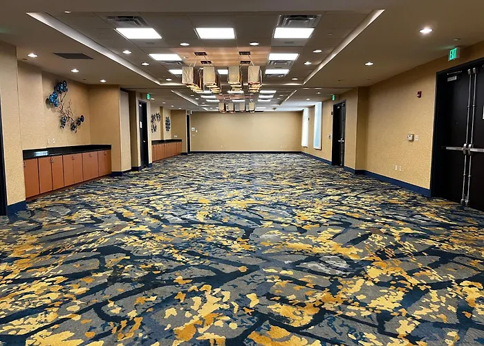 Holiday Inn Hotel & Suites Gateway By Ihg Williamsburg