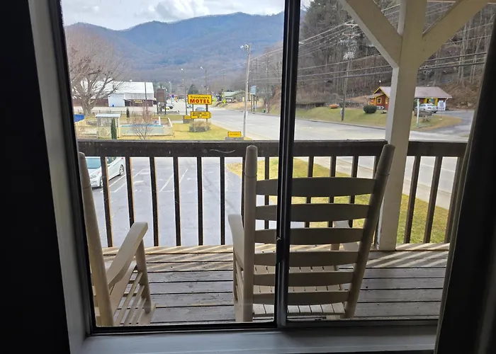 Travelowes Motel - Maggie Valley
