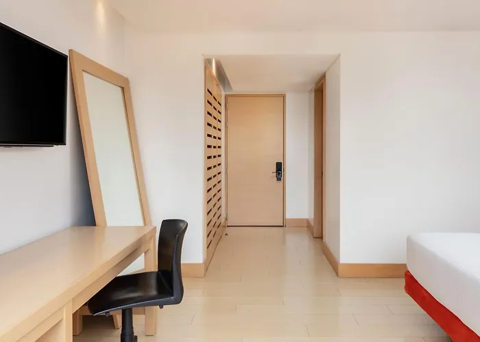 Fairfield By Marriott Bogota Embajada Hotel