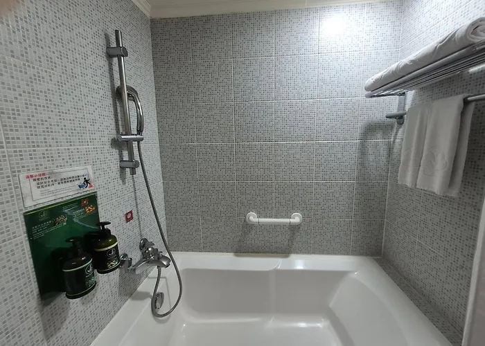 Cambridge Tainan Hotel