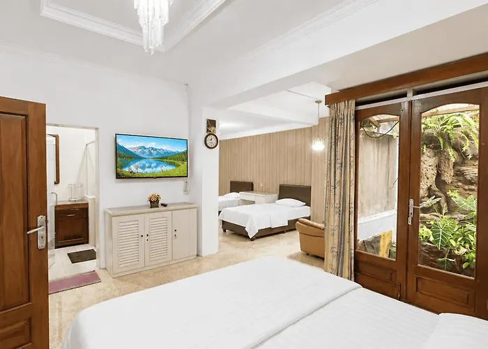 Enny'S Guest House Malang