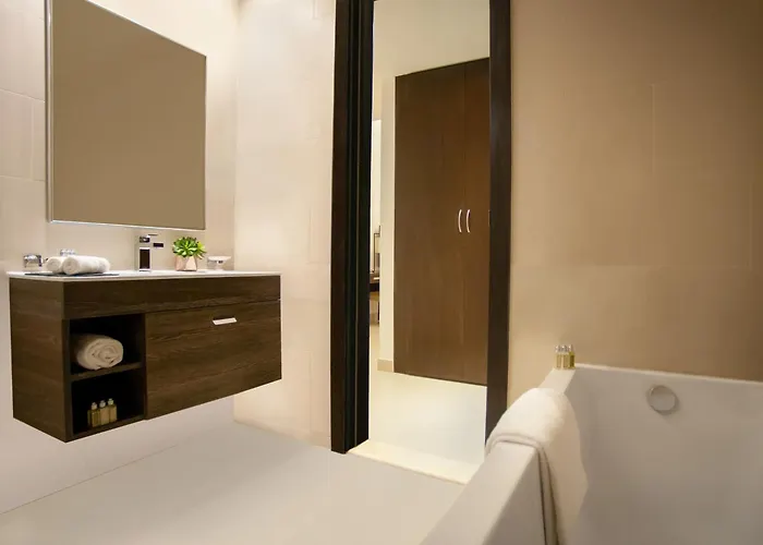 Ascott Rafal Olaya Riadh