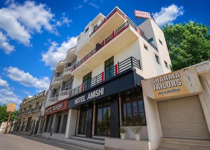 Hotel Amishi Near Shantikunj Haridwar Raiwala