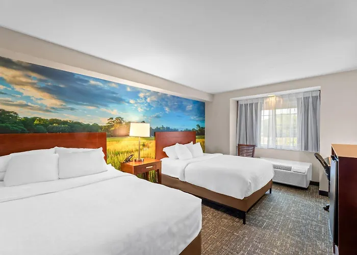 Starkville Inn & Suites