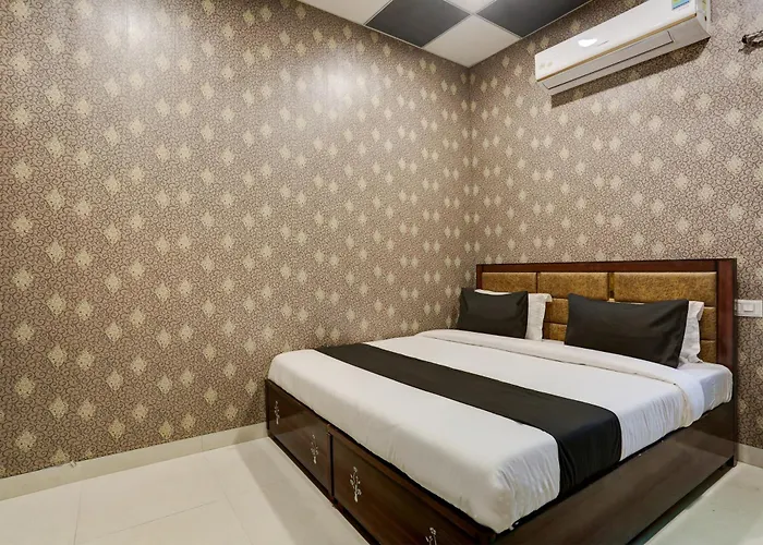 Hotel O Kingland Water Park Rohtak