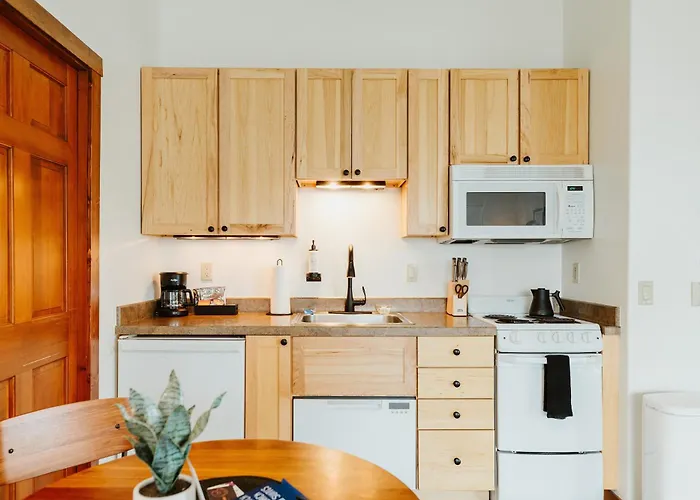 Kintla Ridge Suite Wfull Kitchen And Washerdryer Kalispell