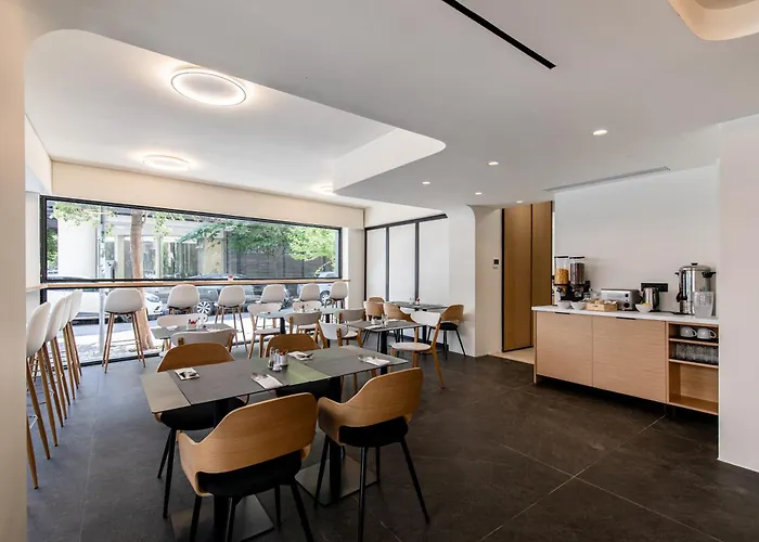Athensowl Aparthotel