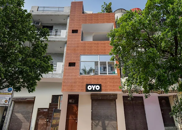 Hotel O Dream Palace New Delhi
