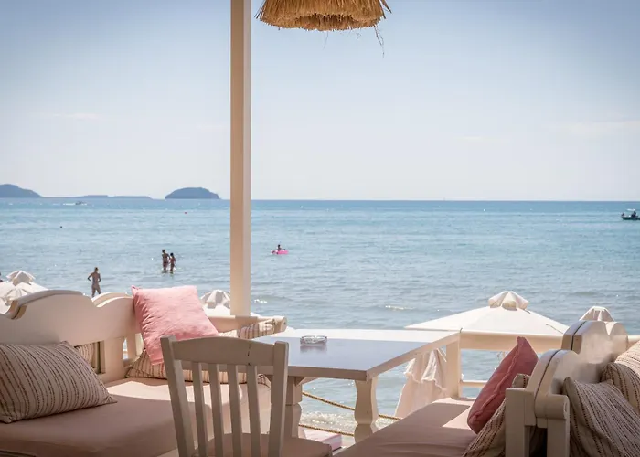 Cp Seafront Suites Laganas