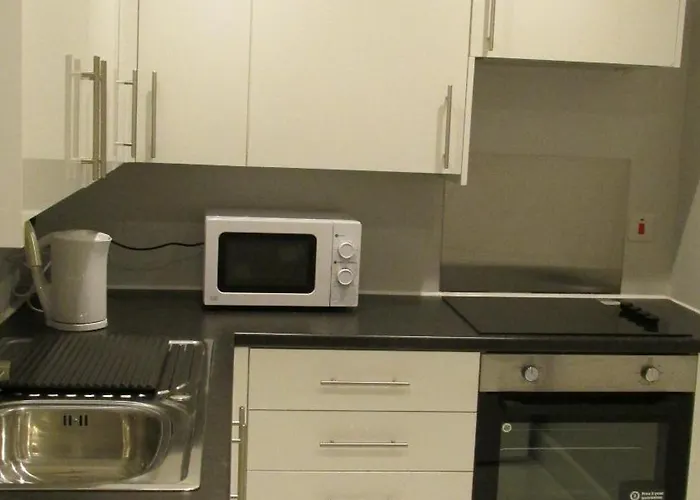 Rooms At The Ritz Complex Desborough