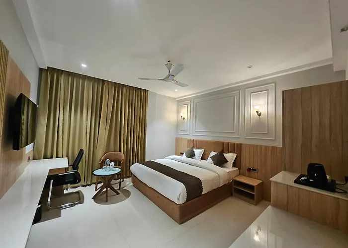 Hotel Trimurti By Carlton Suites Ayodhya