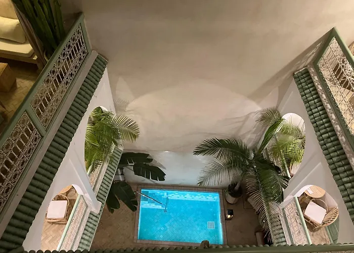 Riad Privé Chic 10 pers, piscine, petit-déjeuners, proche Jemaa el-Fna Marrakesh
