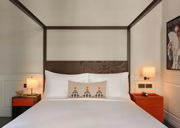 Dorothea Hotel, Budapest, Autograph Collection