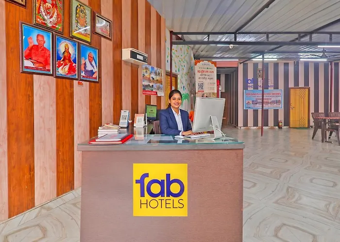 Fabhotel Shree Ram Aadhar 900 Mtr From Ram Mandir Ayodhya
