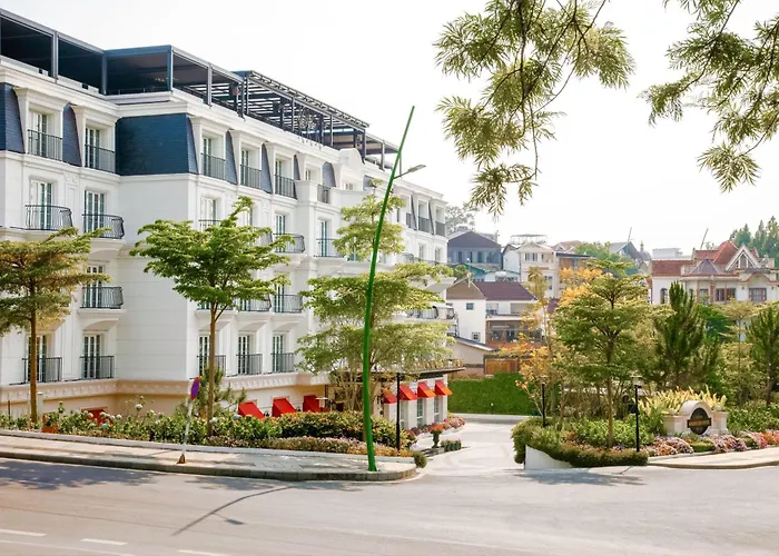 Golden Sun Hotel - Dalat