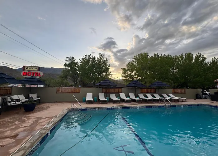 Andruss Motel Walker