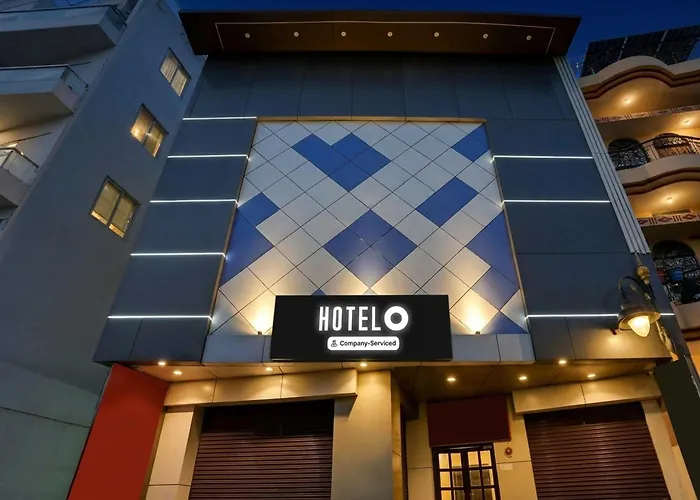 Super Oyo Hotel O Sankat Mochan Gandhi Nagar Kakarmatha