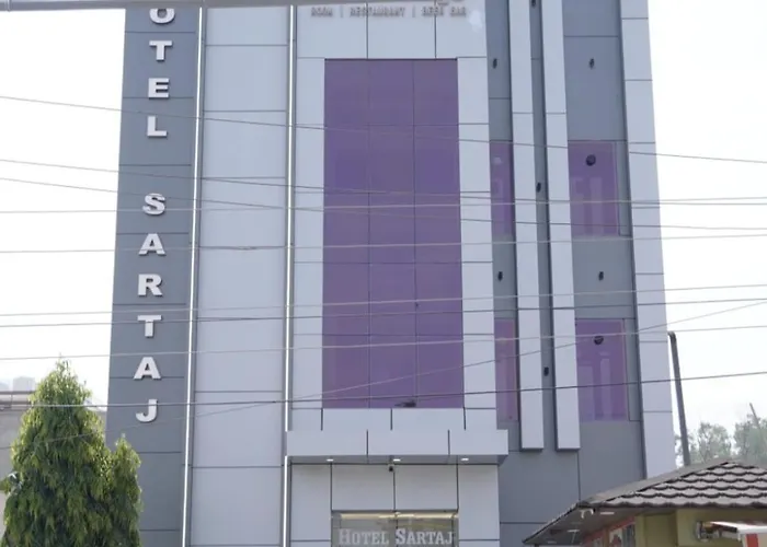Hotel Sartaj Dera Bassi