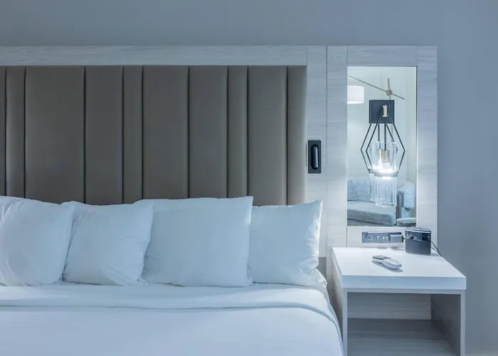 Inn On The Square, An Ascend Collection Hotel Greenwood