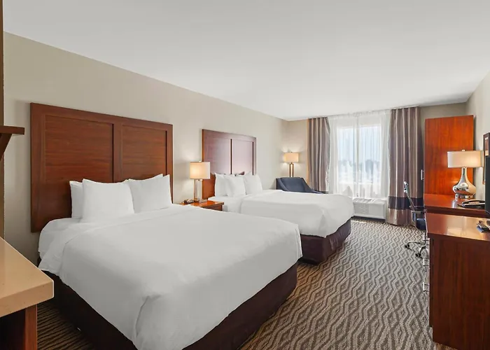 Comfort Inn & Suites Bowmanville