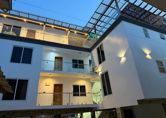 Bonsukoda Lodge Madina