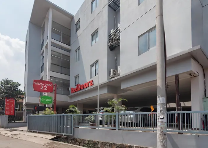 Reddoorz Plus @ Dago Pojok 3 Bandung