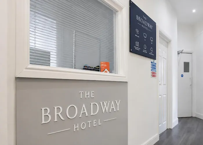 The Broadway Hotel - London Heathrow Southall