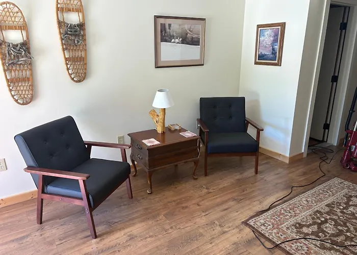Creekside Downtown Vacation Suites, Only Adults 25 Or Older Buffalo