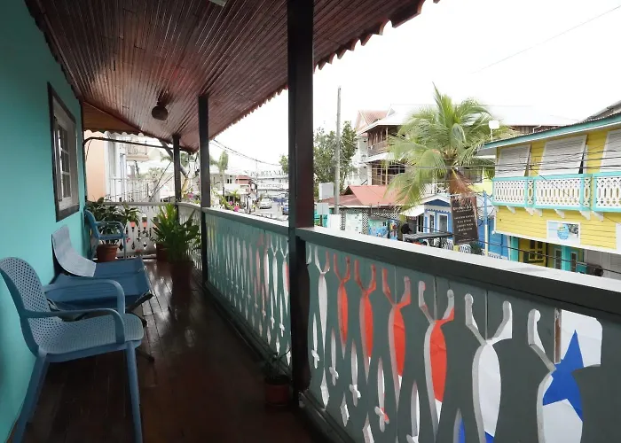 Tortugas Brews B&B Bocas Town