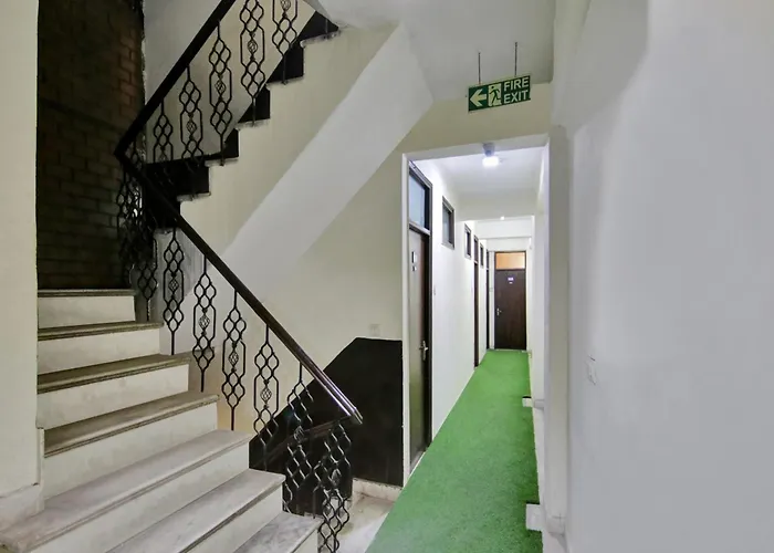 Hotel O Darshan Palace New Delhi