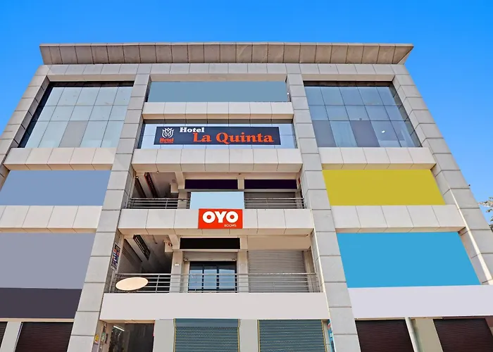 Hotel O La Quinta Surat