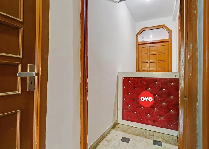 Oyo Flagship 81002 Hotel Tsa New Delhi