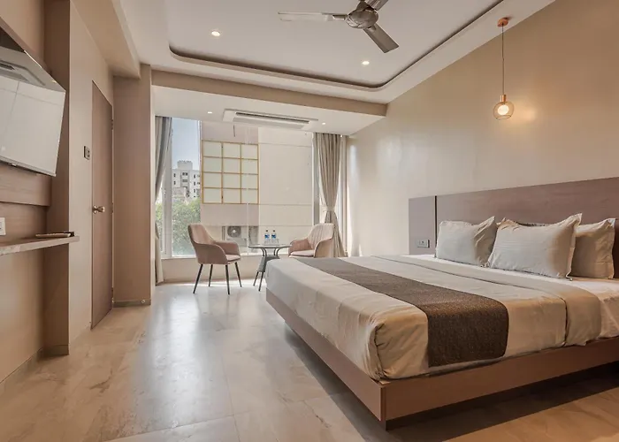 Hotel Aura - Near Malad Link Road Mumbai