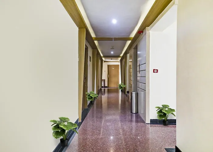 Collection O The Crown Hotel Hyderabad