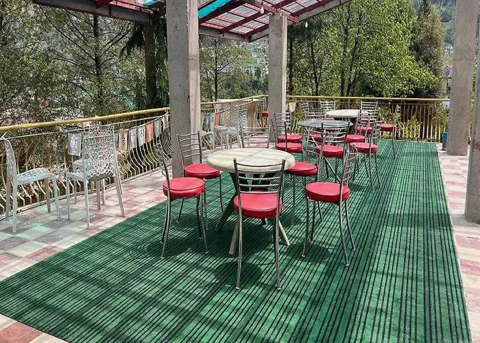 Hotel O Antriksh Cottage Manali 