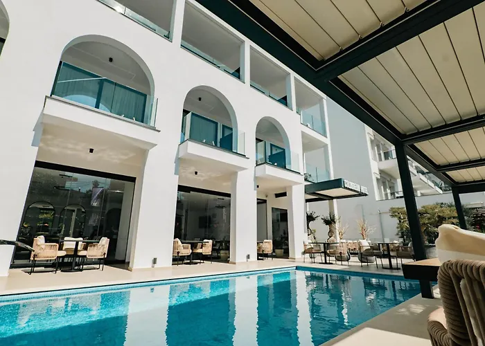 Colosseum Hotel Ksamil