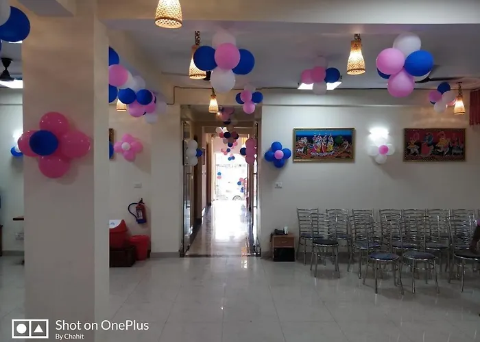Oyo 81182 Ola Rooms Greater Noida